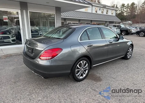 2017 Mercedes-Benz C 300 4Matic из США, поврежденный, VIN 55SWF4KB5HU197550